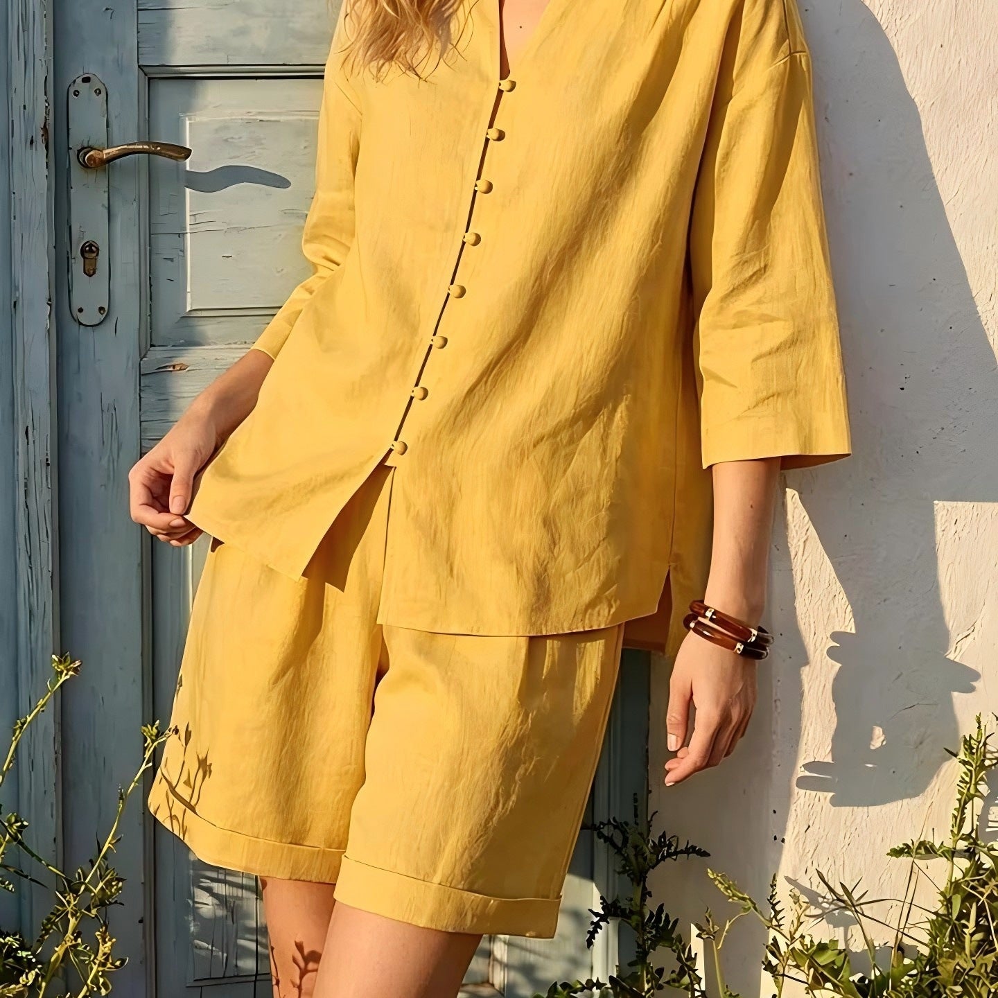Womens V-neck Top And High-Waist Wide-Leg Shorts Set