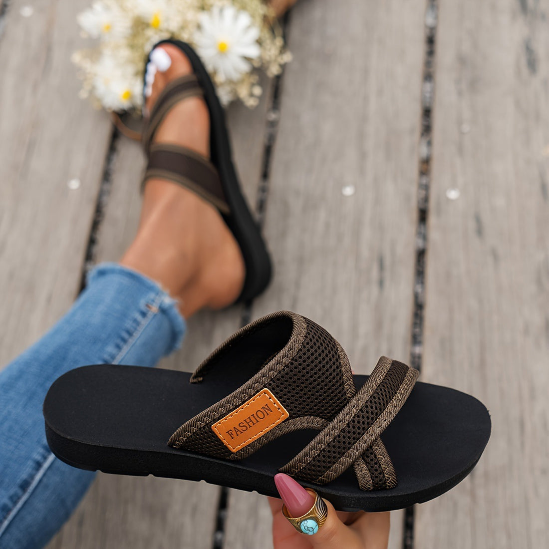 Womens Slippers Lightweight And Comfortable With A Flat Sole