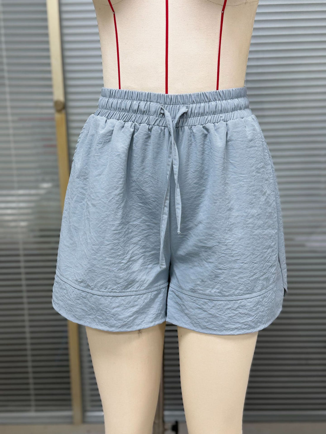 Solid Colored Pocketed Drawstring Elastic Waist Shorts For Women